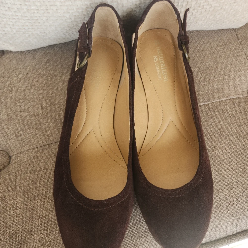 Naturalizer Brown Suede Kitten Wedge Flats Brass Buckle 7.5 Cottagecore Comfy